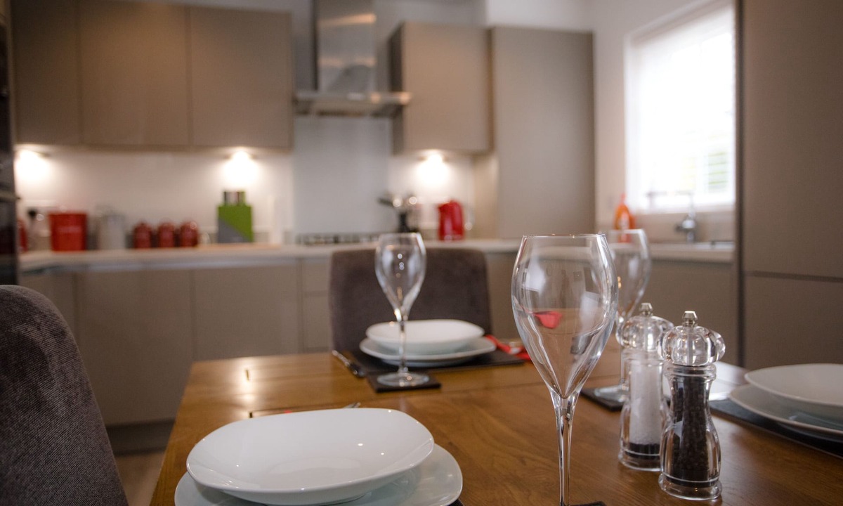 Saunderton House | Stylish Chilterns Hills Escape | Walks & Parking