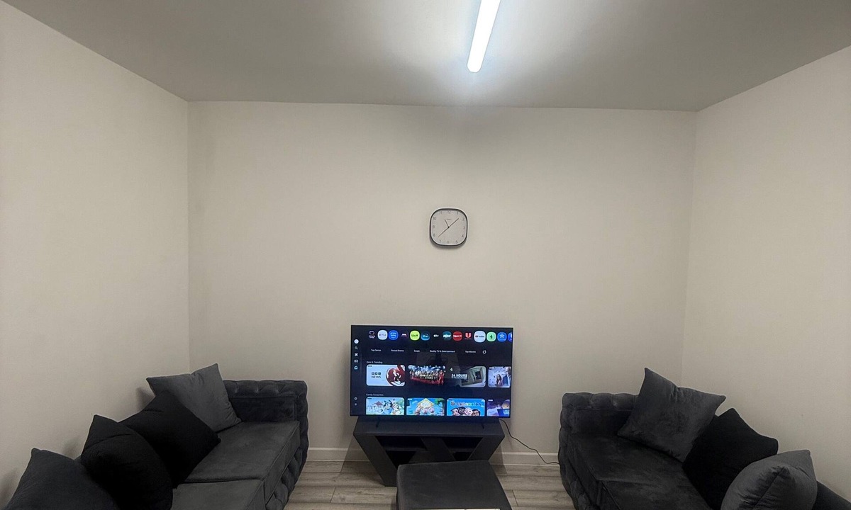 Anfield House | Stylish Dream Home with 4 En-Suite Bedrooms