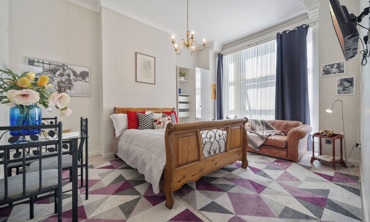 West Ealing Apartment | STYLISH STUDIO FLAT IN EALING, WEST LONDON
