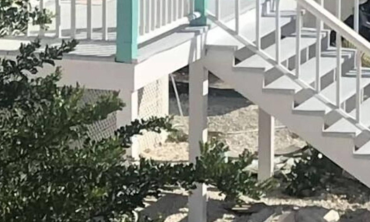 Deadmans Cay Apartment | Sunset Studio Cottage/ Hilltop/Sea views