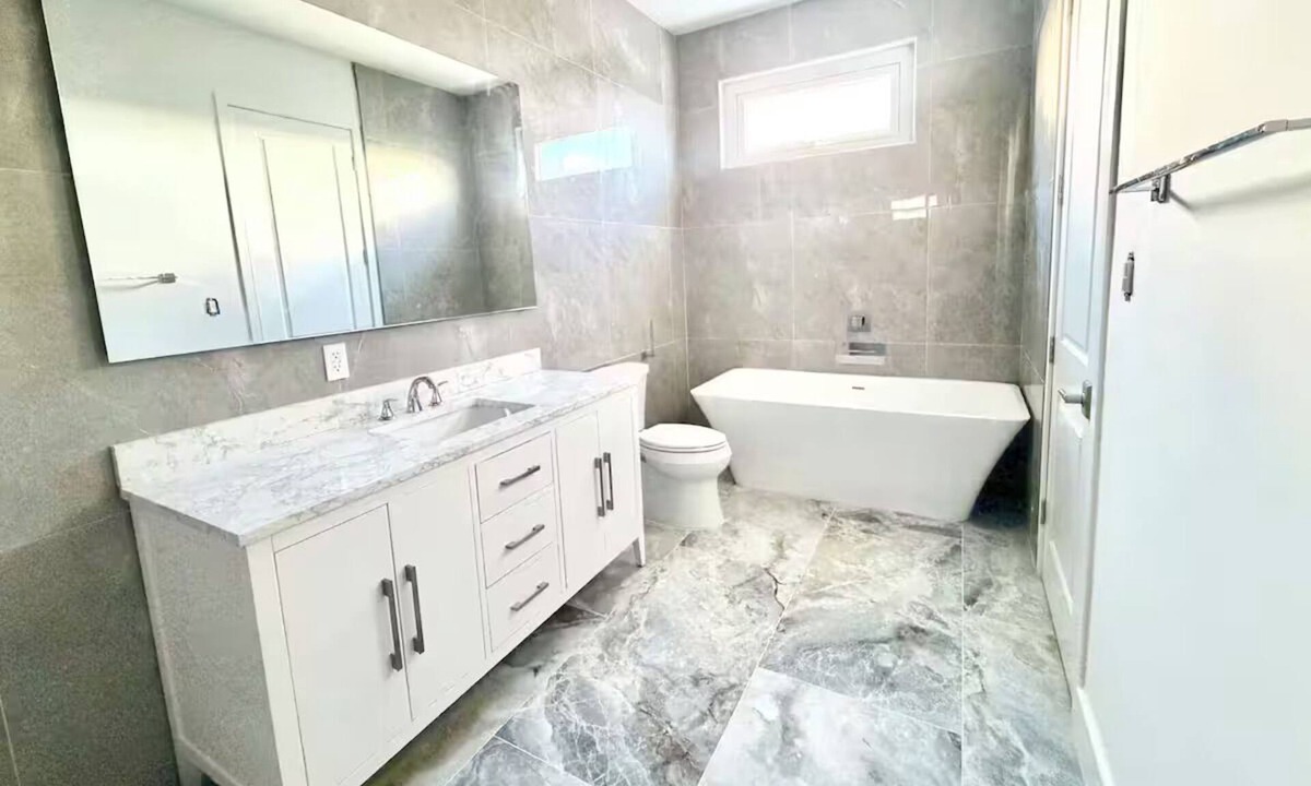 Long Island Villa | Superior Blue Horizon Oceanview Villa 4