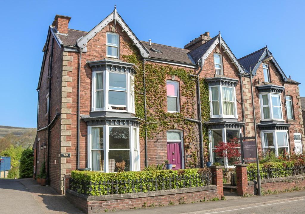 Castleton House | Talbot House