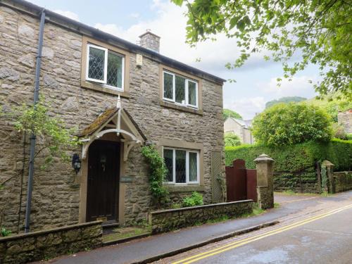 Castleton House | The Chimes