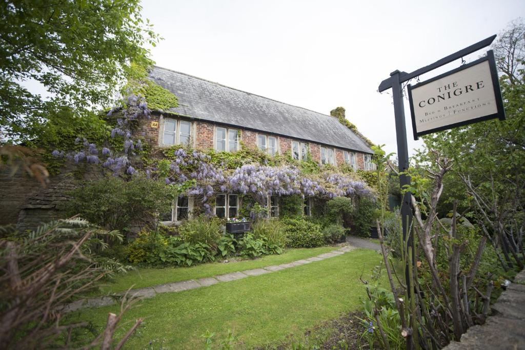 Melksham House | The Conigre
