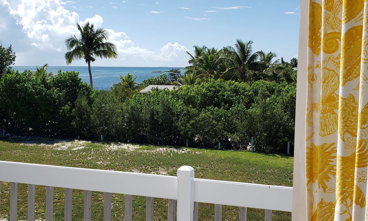 Man O War Cay Apartment | The Cove's Apartment - Dock Slip Included