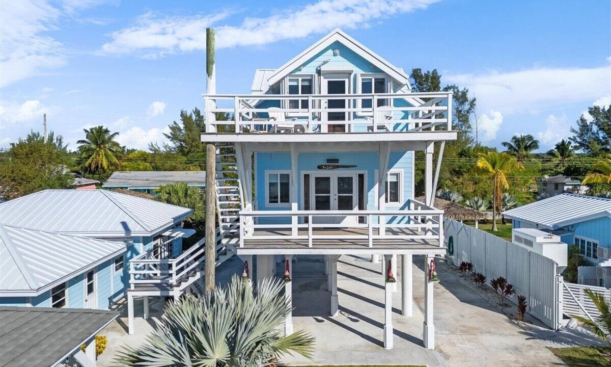 Bahama Palm Shores House | The Frigate: 2-bedroom beachfront house-sleeps 6-in Casuarina Point with a pool.