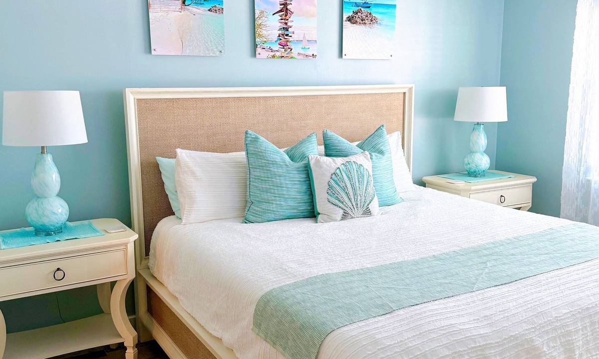 George Town Villa | THE HARBOUR HOUSE - NEW Beach Front Luxury Home - Located at Hideaways Resort!
