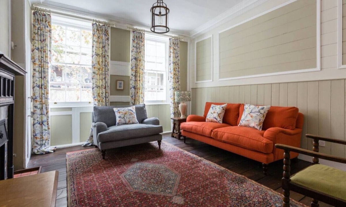 Covent Garden Villa | The Hearts Of Old 3 bedroom in the West End