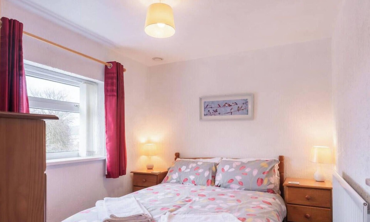 Forsbrook House | The Hereford - with pool table, play barn & more!