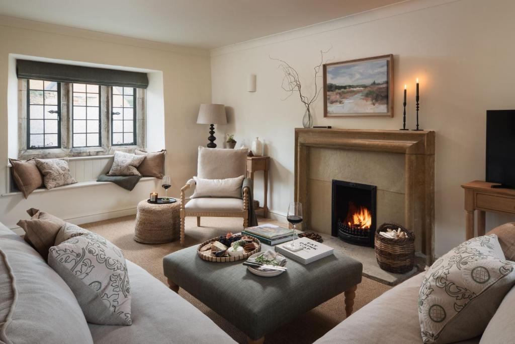 Lower Slaughter House | The Little Barn