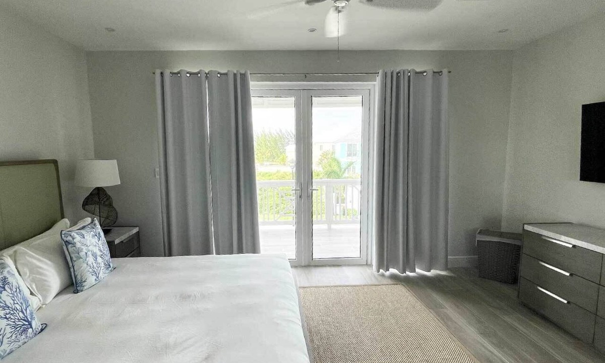 Palm Cay Villa | The Lucaya Villa