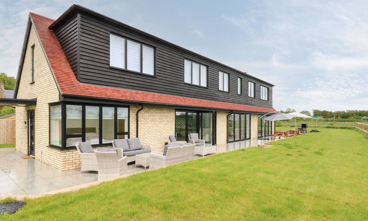 Six Mile Bottom House | THE MAYFAIR, pet friendly, with open fire in Newmarket
