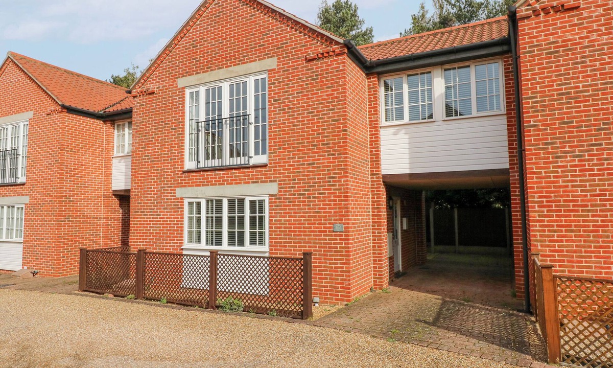 Stalham Cottage | THE MILL STONES, family friendly, with a garden in Stalham