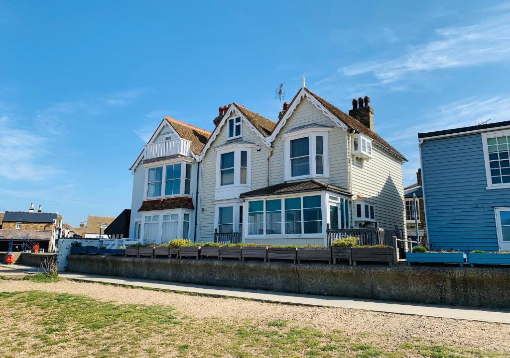 Whitstable House | The Ness