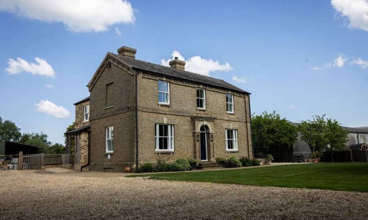 Sawtry Other | The Old Farmhouse · Stunning farmhouse in Cambridgeshire countryside