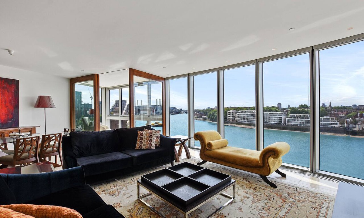 Vauxhall Apartment | THE TOWER: LUXURIOUS LONDON LIVING WITH AWE-INSPIRING VIEWS OF THE THAMES