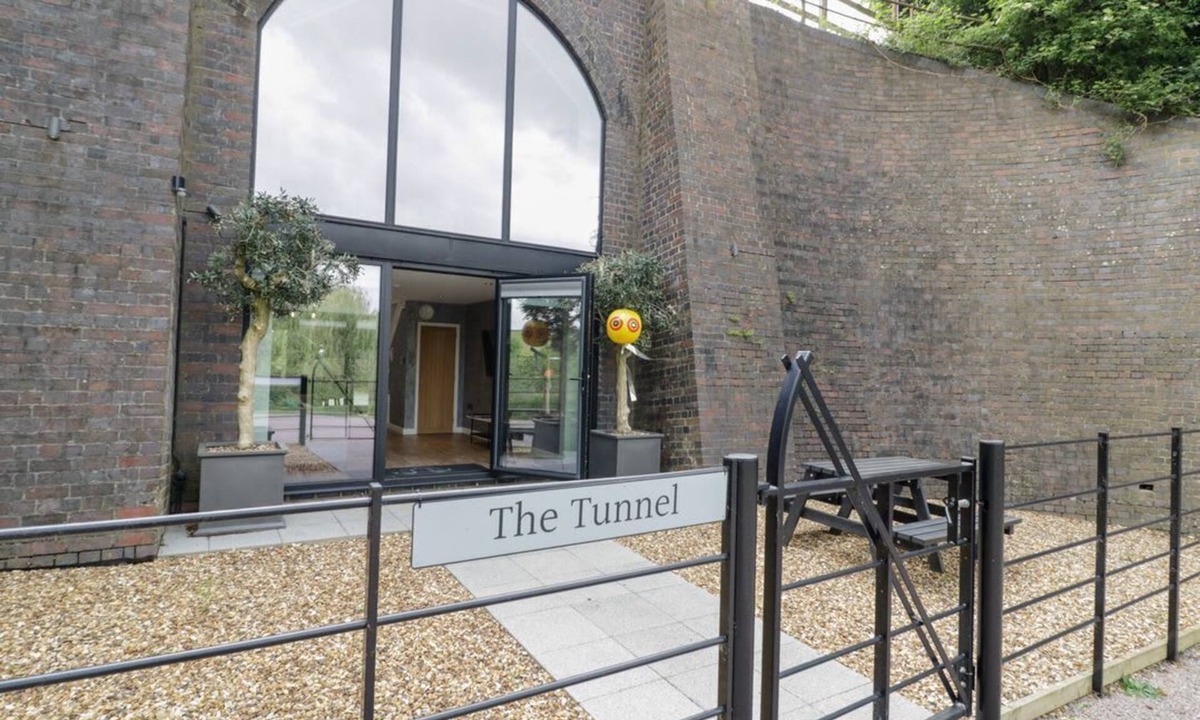 Thorpe House | The Tunnel, in Chacombe. 1bed.