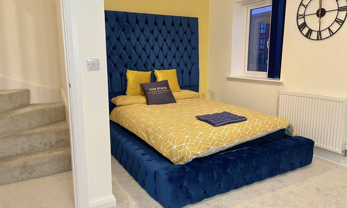 Kirkdale House | The Valley - Luxurious New Build House W/Anfield Stadium View!