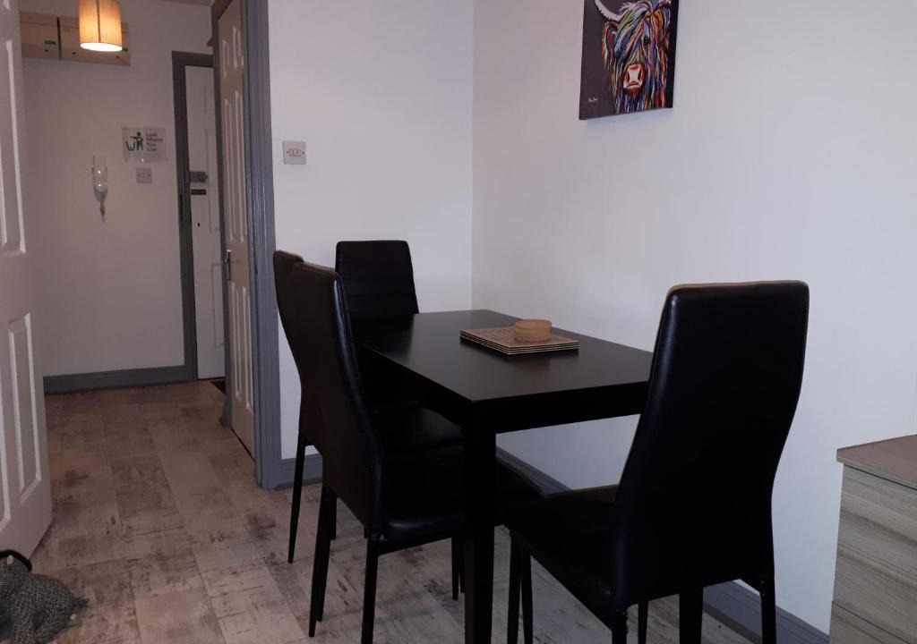 Crawley City Centre Apartment | The Willows