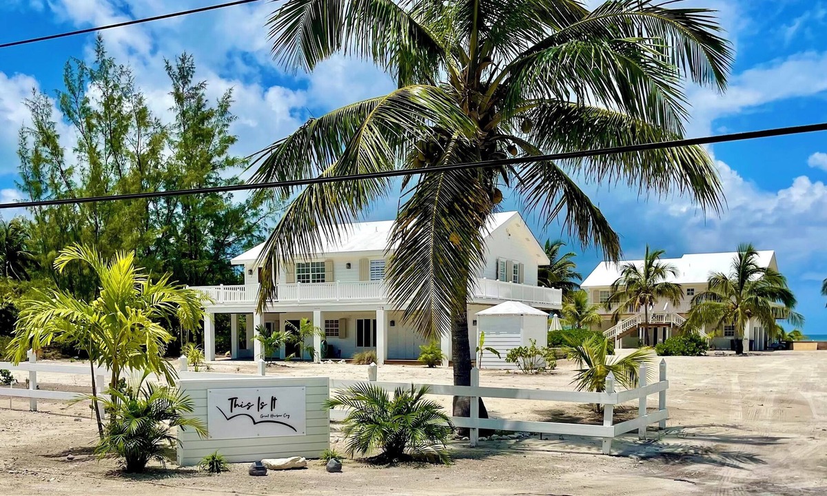 Great Harbour Cay Villa | This Is It Guest House. PRIVATE POOL! Housekeeping daily. Oceanfront