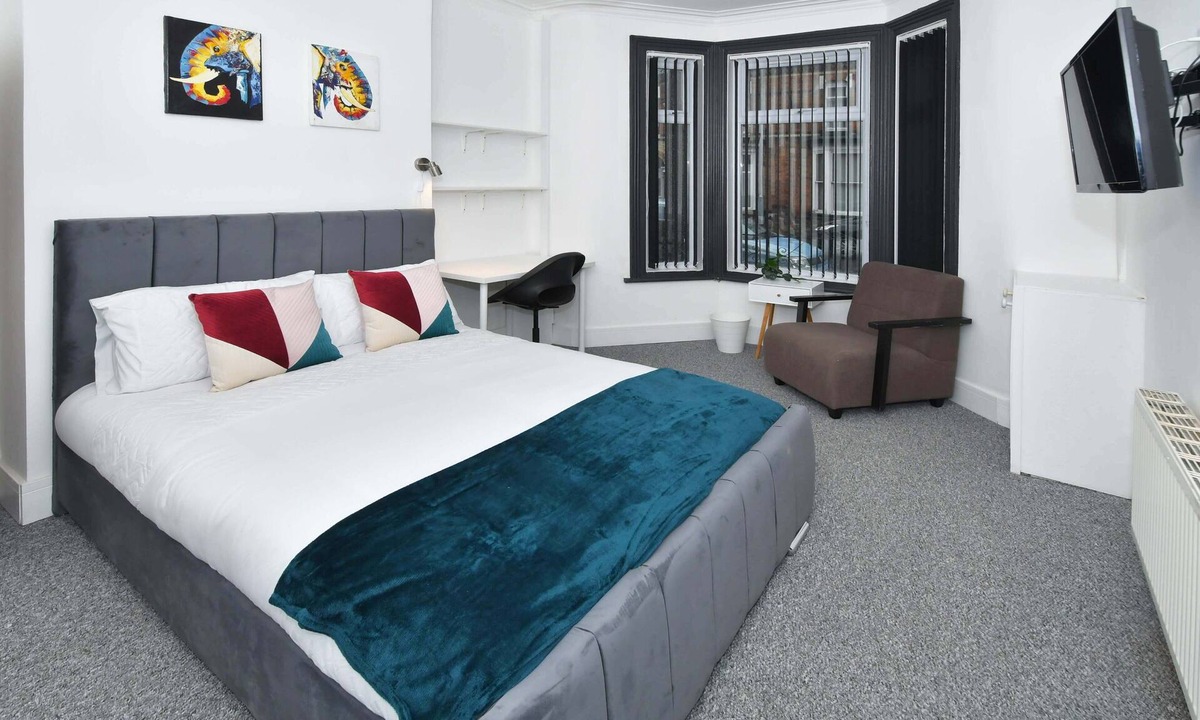 Crewe House | Townhouse @ 202 Walthall St Crewe - Double Room