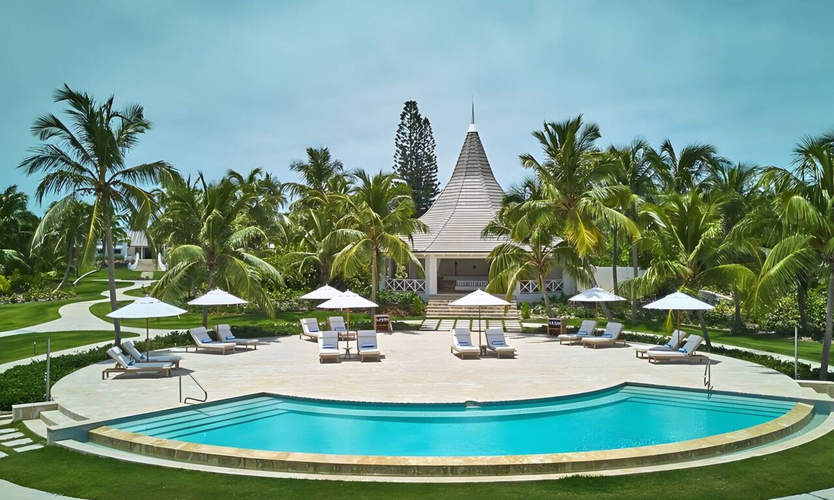 Governor's Harbour Villa | Tranquil Garden Stay for a Relaxing Escape with Private Veranda & Lush Views