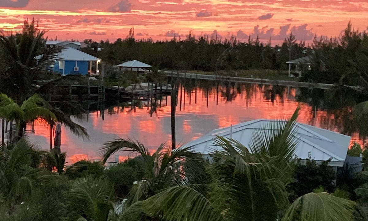 Treasure Cay Condo | Treasure Cay 3BR Garden Condo — Dock, Deck, Sunsets & Steps to Windward Beach