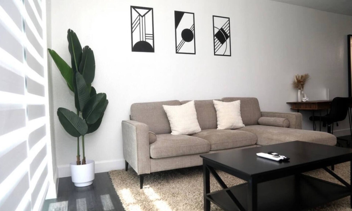 Bahama Reef House | Two Bedroom Condo mins from beach