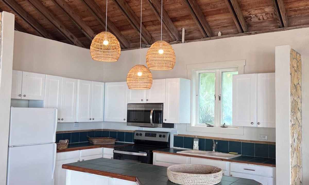 New Bight Villa | Two villas on a white sandy beach of Fernandez Bay