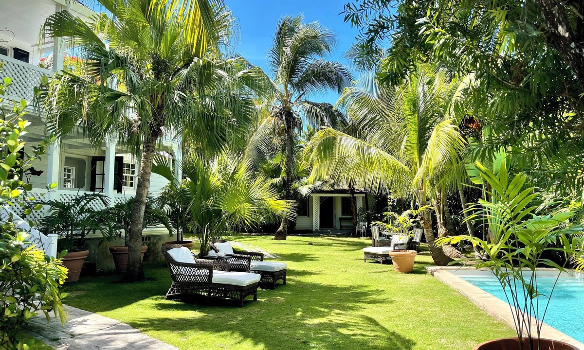 Dunmore Town House | Ultimate Island Style House w/Pool in Large Walled Garden in Historic Dunmore Town