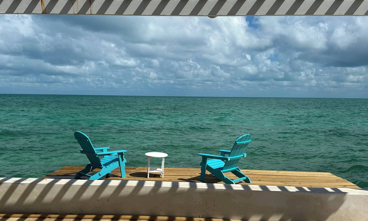 Nassau House | Unbelievable Ocean Front Property & Spacious 6-bedroom house in beautiful Nassau