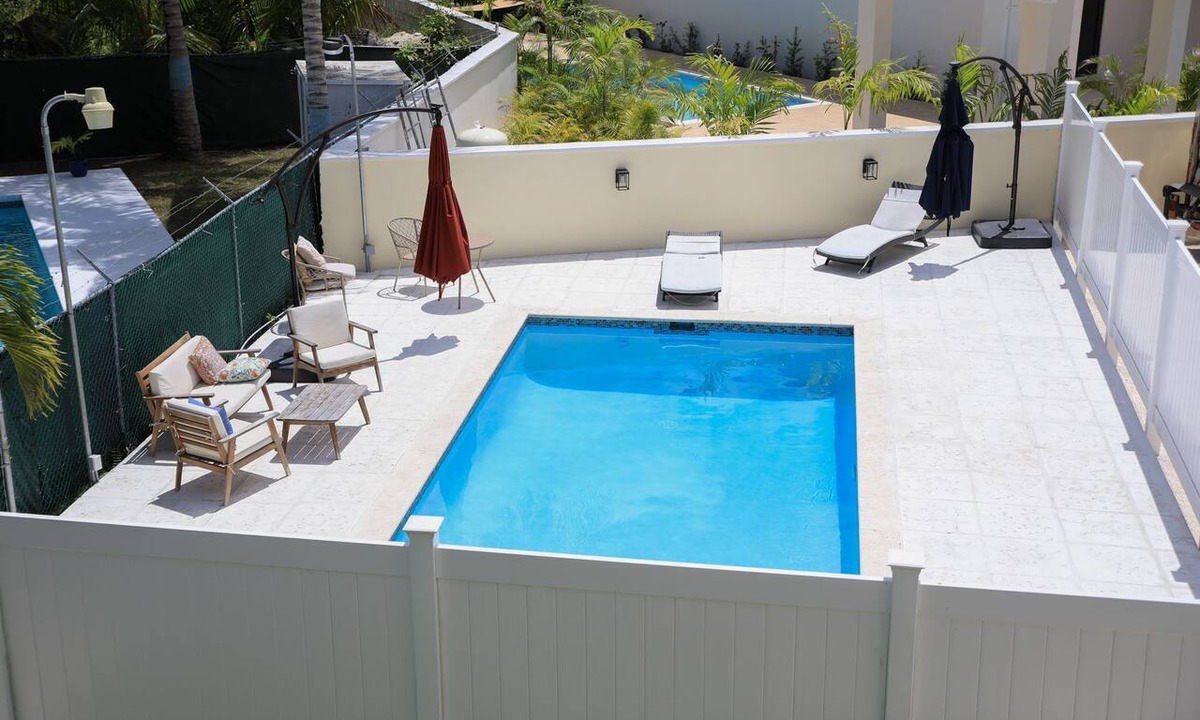 Nassau Condo | Unit 6 -1 BDRM/Pool/Near Beach/Airport/Supermarket