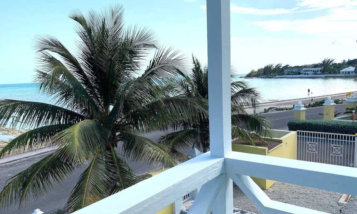 Eastern Road Villa | Unwind at this spacious seafront villa in paradise!