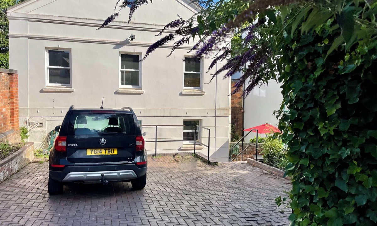 Cheltenham Cottage | Vernon Place Accommodation