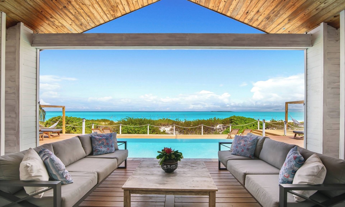 Jimmy Hill House | Villa Oceania: 5-Star Oceanfront 5BR Luxury Villa with Infinity Pool
