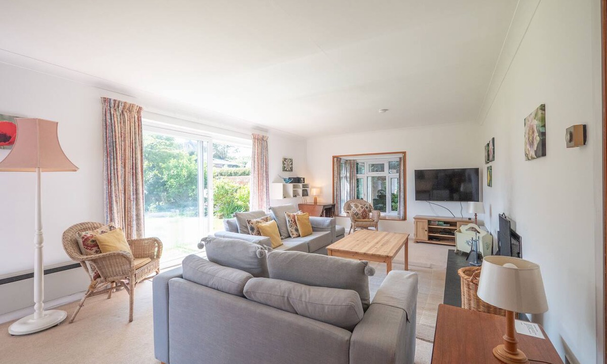 Stoke Fleming House | Village charm, great pub, close to beach, pet friendly property in Stoke Fleming