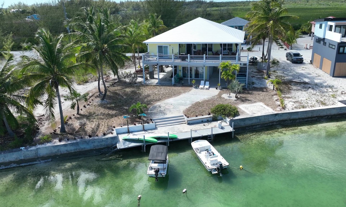 Cherokee House | Waterfront Abaco Villa with Private Dock, Boat, Beach & Bonefishing