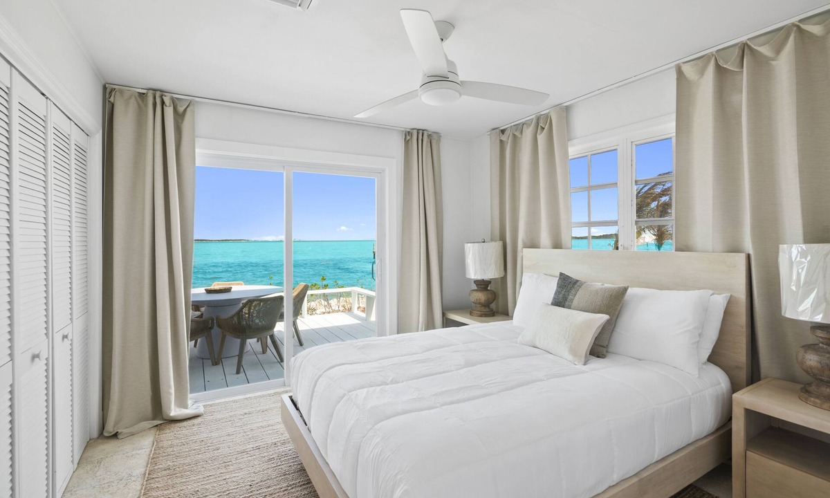 George Town House | Waterfront Georgetown home, 8ppl,Chef, Boat Tour