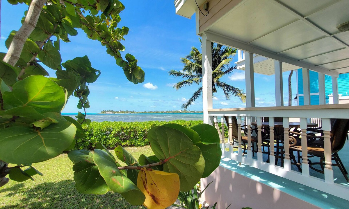 Spanish Wells House | Waterfront - Ocean & Harbour views - 3 Bed/2 Bath - SEA BREEZE COTTAGE