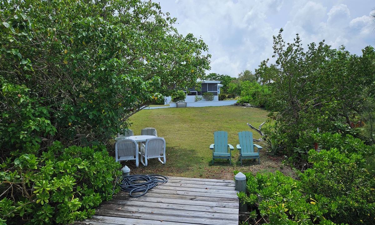 Green Turtle Cay House | Waterfront on White Sound, Private Dock, Beach, Swimming Pool, Solar/Batteries
