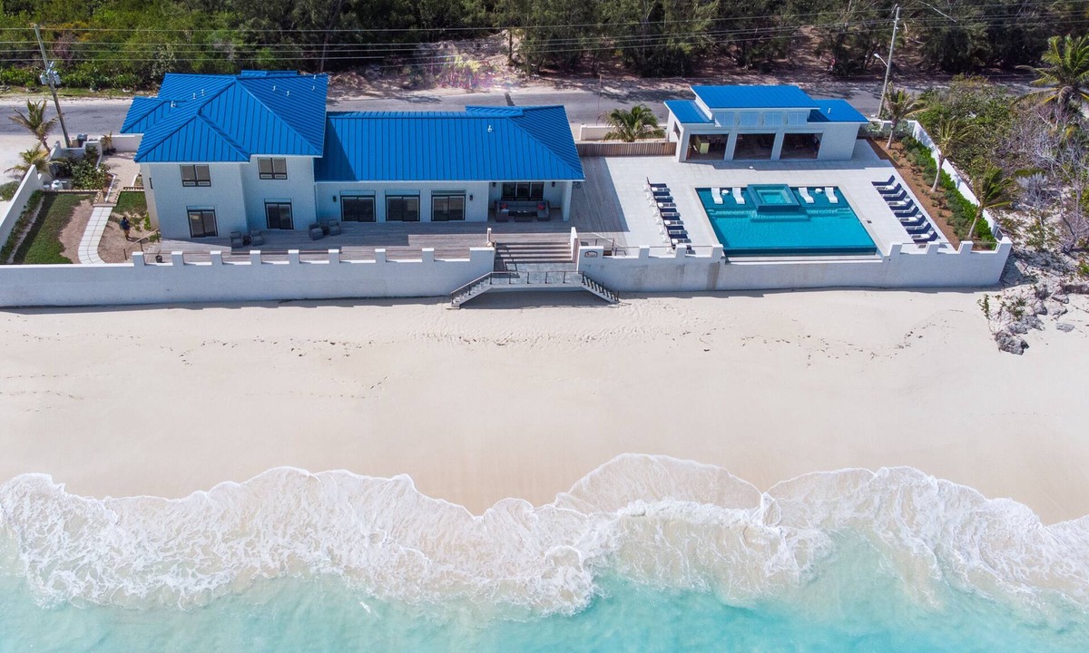 Tar Bay House | Welcome To Sandy Bum Relax In Luxury On Tar Bay Beach (7 Bedroom Listing)