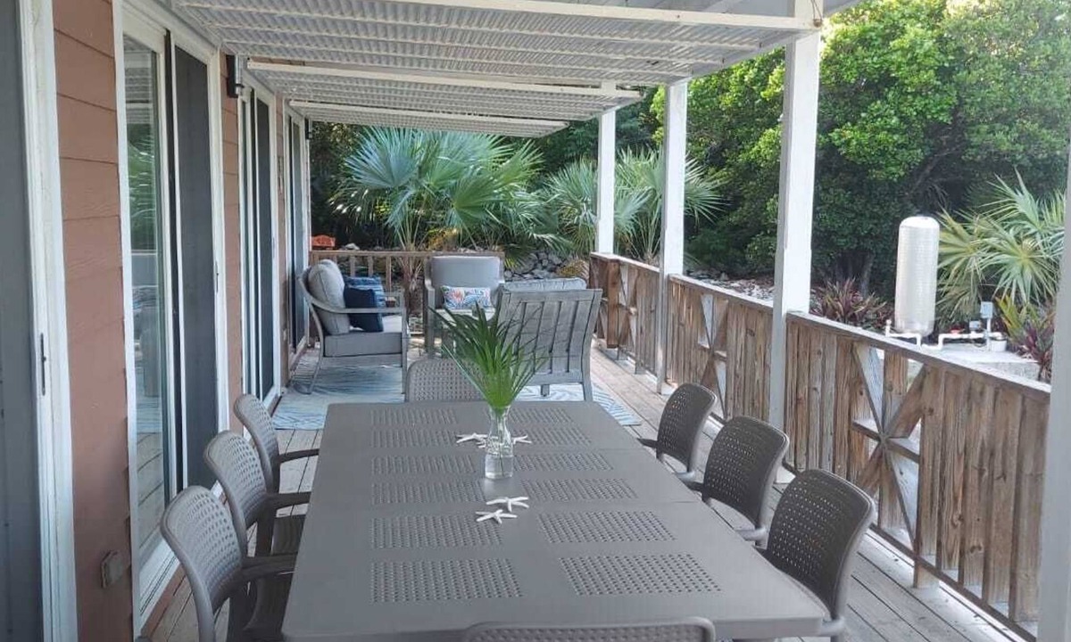 George Town House | Welcome to Serenity Hill, a private home on the island of Great Exuma, Bahamas