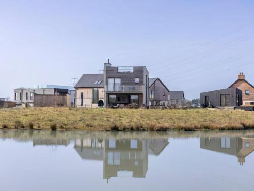 Holworth House | Willowmere