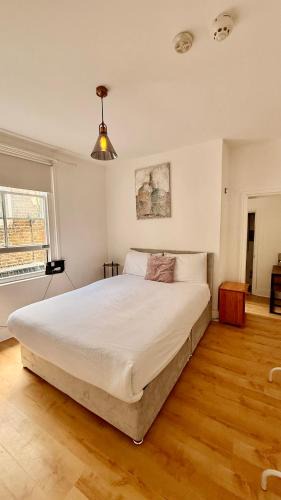 Windsor City Centre Apartment | Windsor Castle View Apartment-one bed room