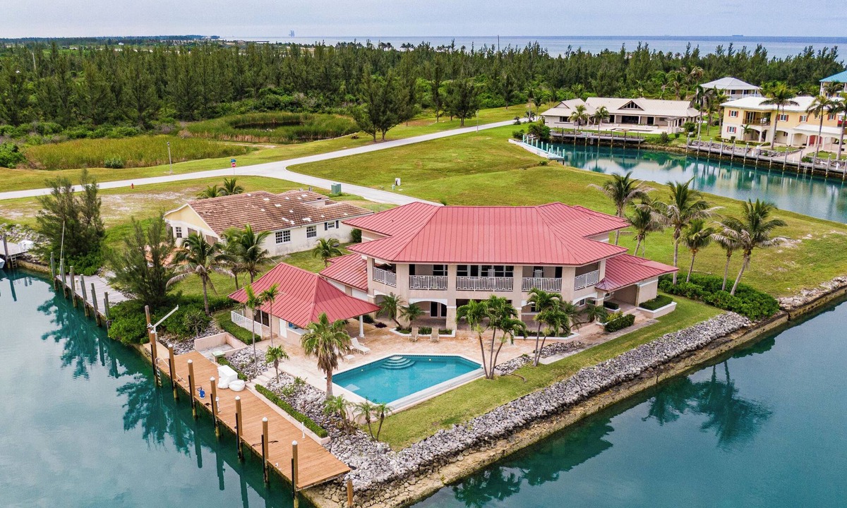 West End House | Wrap Around Ocean View, Deep Water Dock, Pool and Tiki Bar