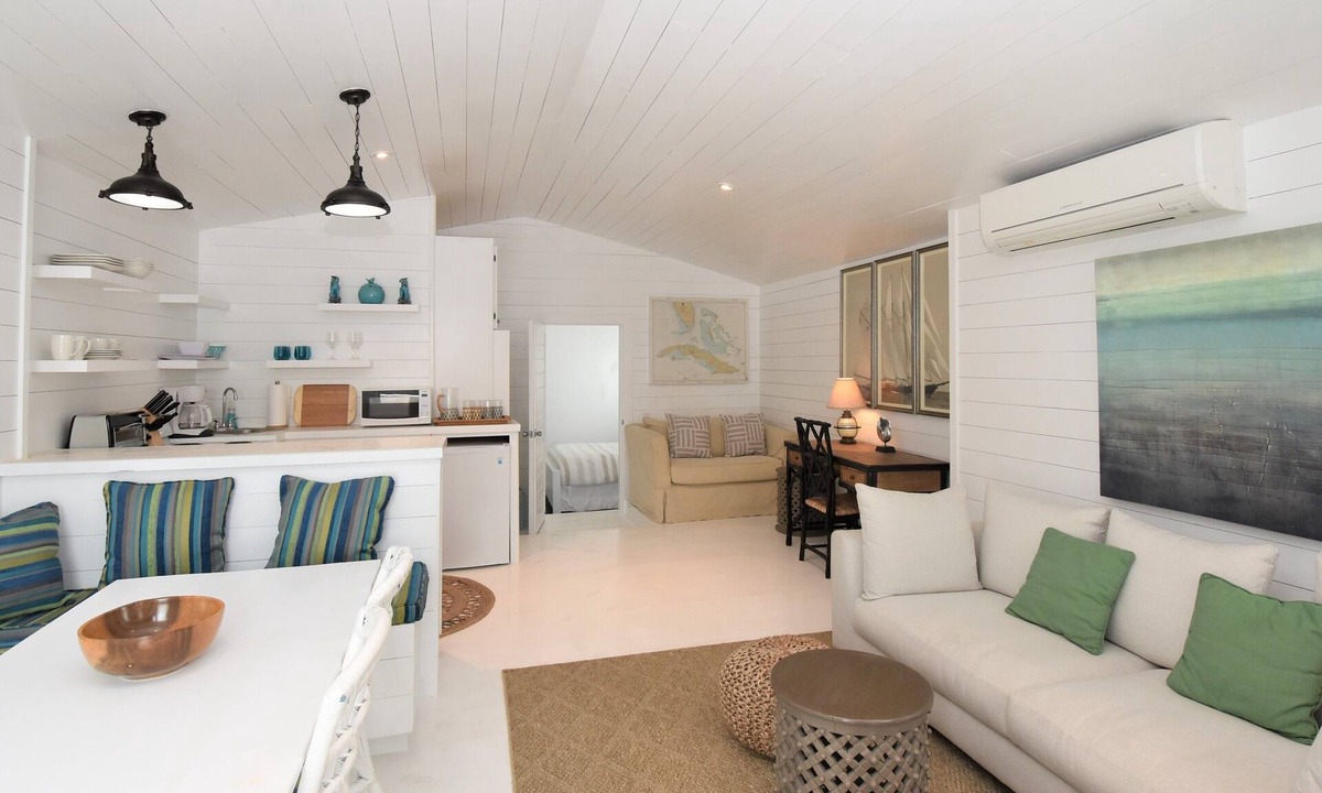 Triana Shores Apartment | Wren’s Nest Right Above Town!