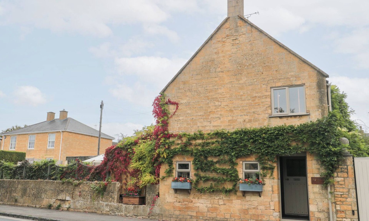 Broadway Cottage | YARN COTTAGE, pet friendly, luxury holiday cottage in Broadway