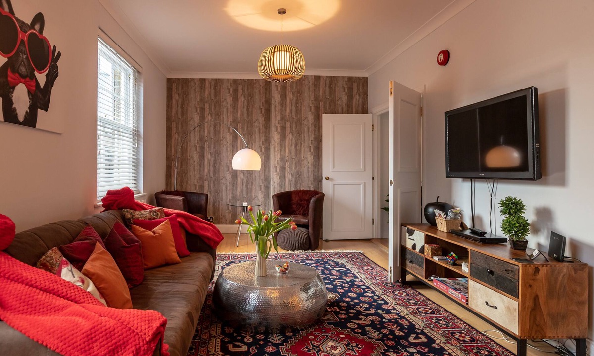 Covent Garden Apartment | ZenScape Two Storey Central Apt in Covent Garden