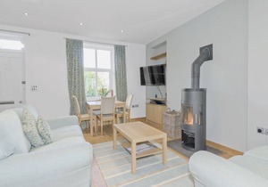 2 bedroom accommodation in Staveley