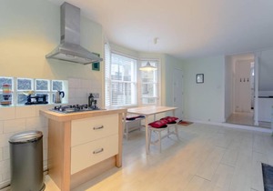 2 Bedroom House in Kensal Green